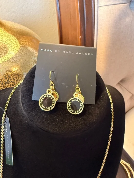 Marc Jacobs Gold Coin Charm Drop Earrings - Picture 4 of 4